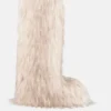 Jacquemus + Moon Boot Icon Yeti vysoké bílé boty z umělé kožešiny