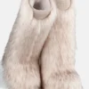 Jacquemus + Moon Boot Icon Yeti vysoké bílé boty z umělé kožešiny